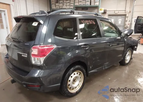 2017 Subaru Forester 2.5I Premium z USA, uszkodzony, nr VIN JF2SJAECXHH595582